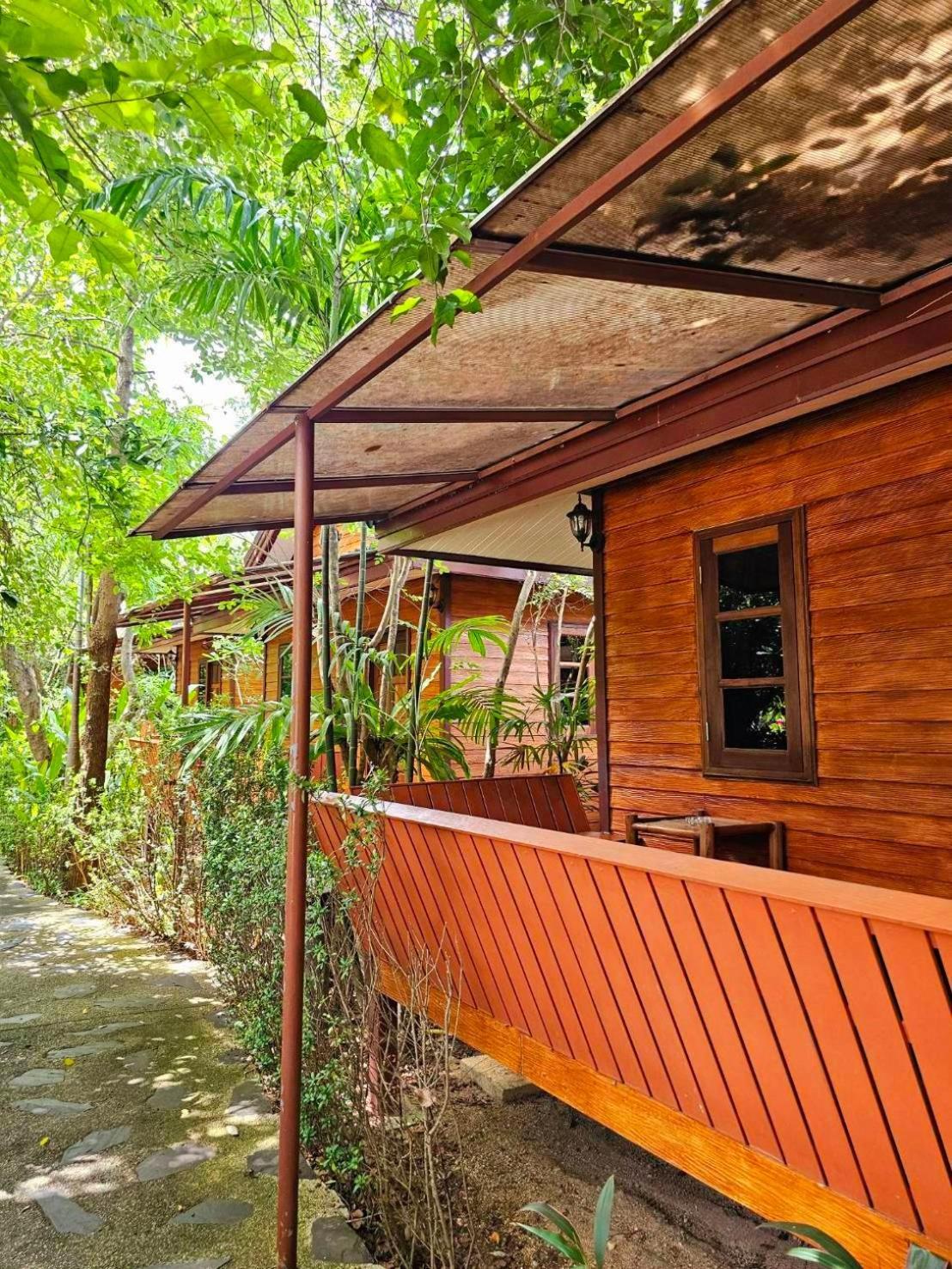 Samran Resort Chalong Exterior foto