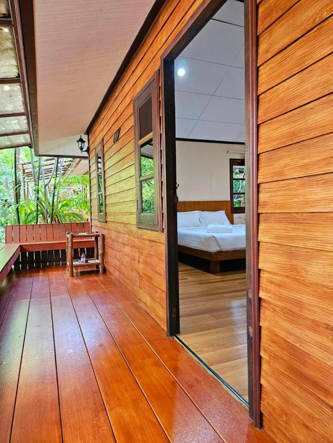 Samran Resort Chalong Exterior foto