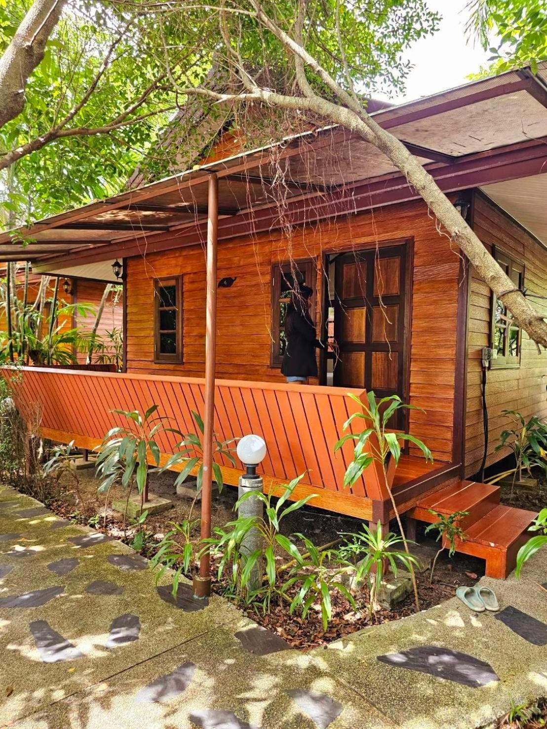 Samran Resort Chalong Exterior foto